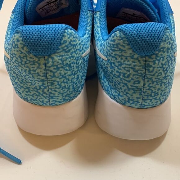 Nike size 6.5 athletic shoes blue - Picture 8 of 9